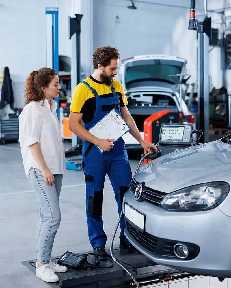Fahrzeug beim TÜV
